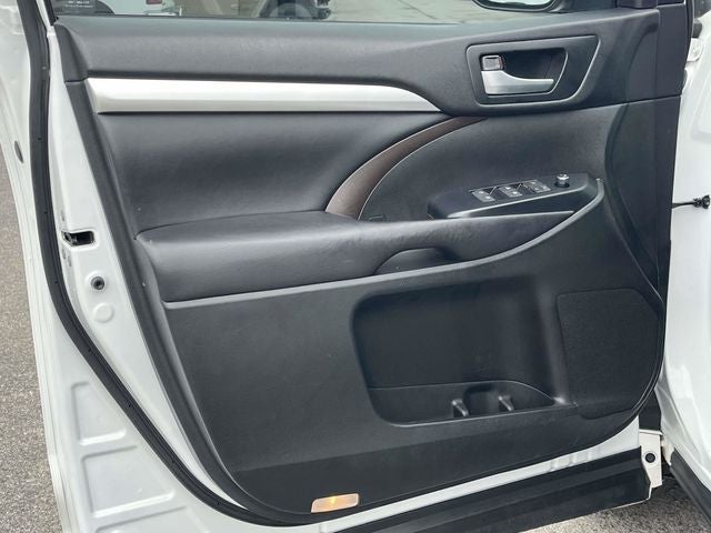 2017 Toyota Highlander Base