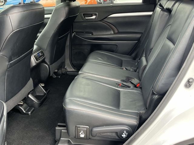 2017 Toyota Highlander Base