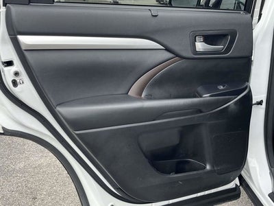 2017 Toyota Highlander Base