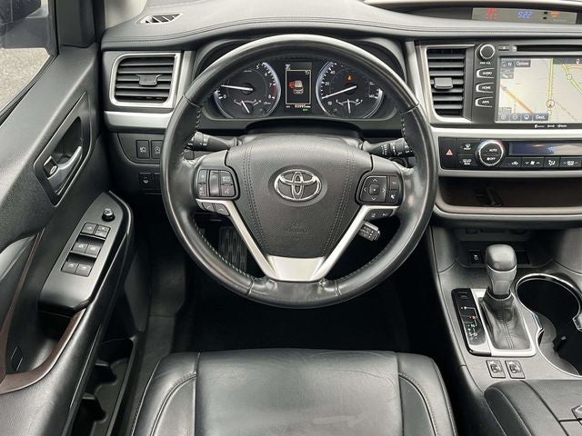 2017 Toyota Highlander Base