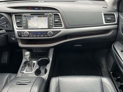 2017 Toyota Highlander Base