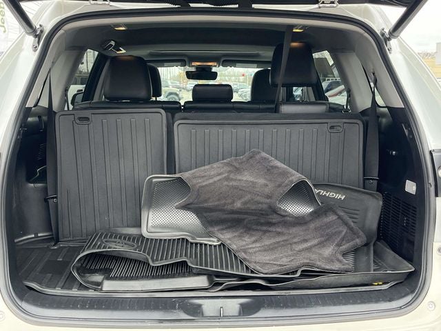 2017 Toyota Highlander Base