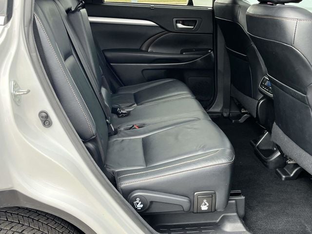 2017 Toyota Highlander Base