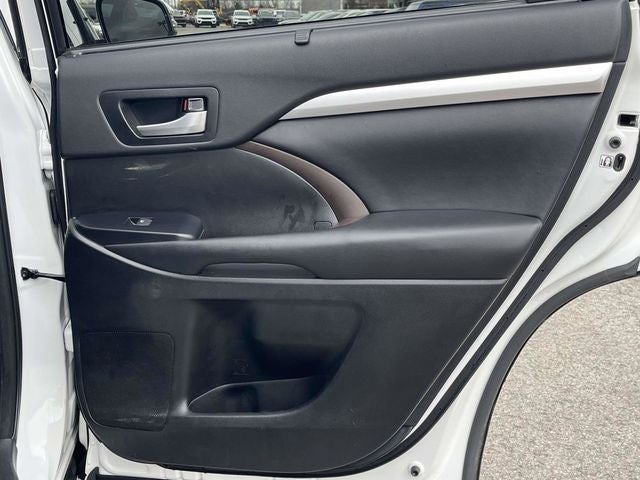 2017 Toyota Highlander Base