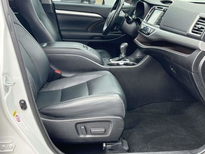 2017 Toyota Highlander Base