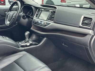 2017 Toyota Highlander Base