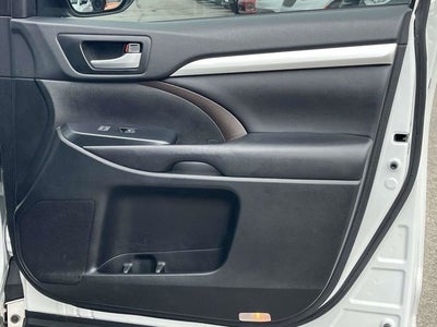 2017 Toyota Highlander Base