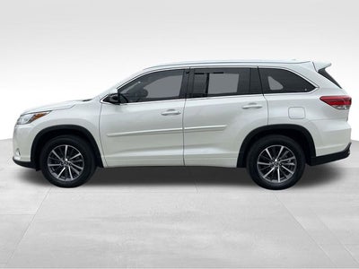 2017 Toyota Highlander Base