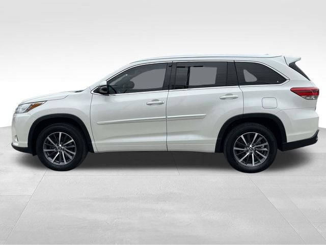 2017 Toyota Highlander Base