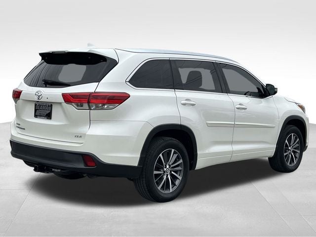 2017 Toyota Highlander Base