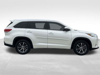 2017 Toyota Highlander Base