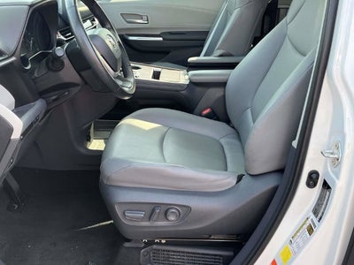 2021 Toyota Sienna XLE 8 Passenger