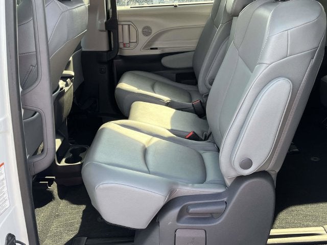 2021 Toyota Sienna XLE 8 Passenger