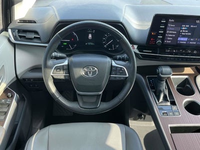 2021 Toyota Sienna XLE 8 Passenger
