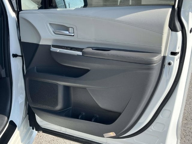 2021 Toyota Sienna XLE 8 Passenger