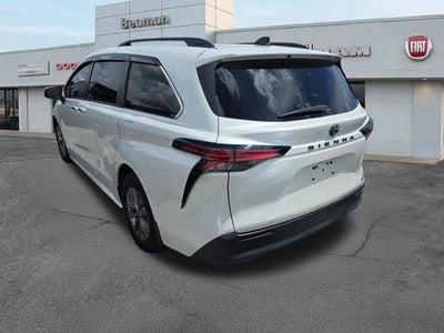 2021 Toyota Sienna XLE 8 Passenger