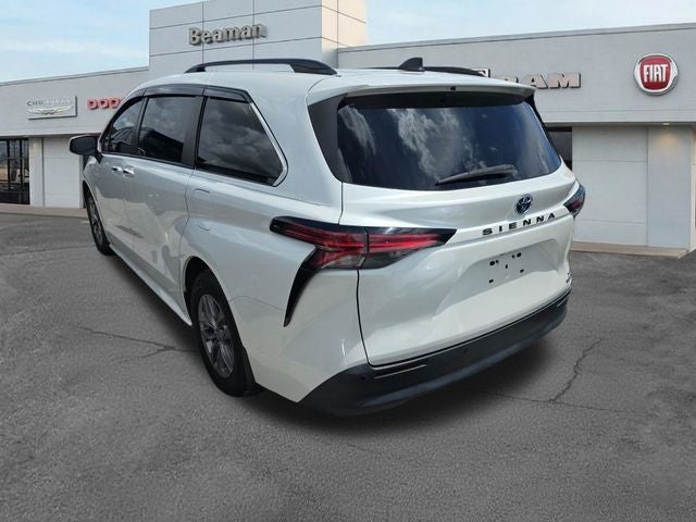 2021 Toyota Sienna XLE 8 Passenger