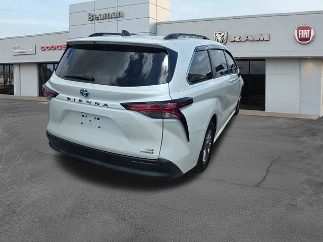 2021 Toyota Sienna XLE 8 Passenger