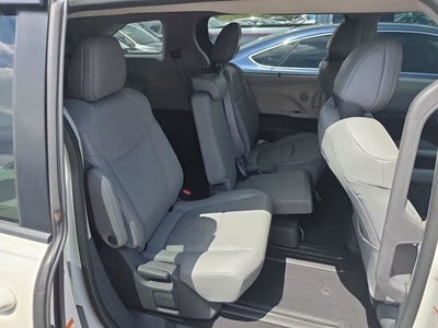 2021 Toyota Sienna XLE 8 Passenger
