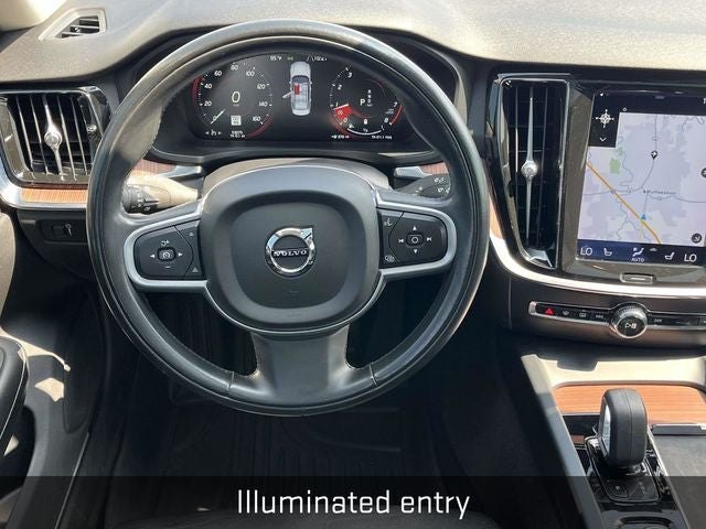 2022 Volvo S60 B5 Momentum