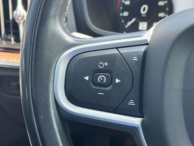 2022 Volvo S60 B5 Momentum