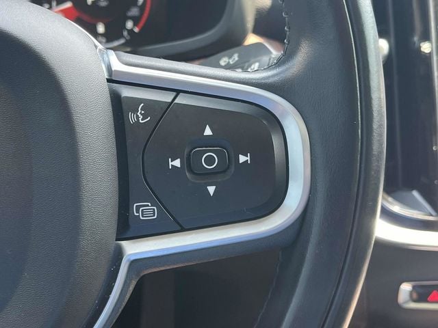 2022 Volvo S60 B5 Momentum