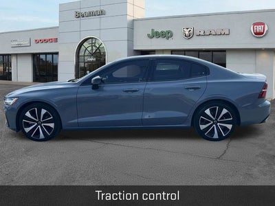 2022 Volvo S60 B5 Momentum