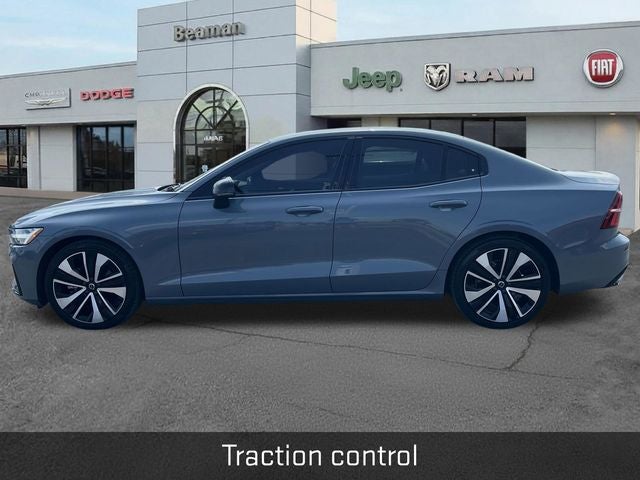 2022 Volvo S60 B5 Momentum