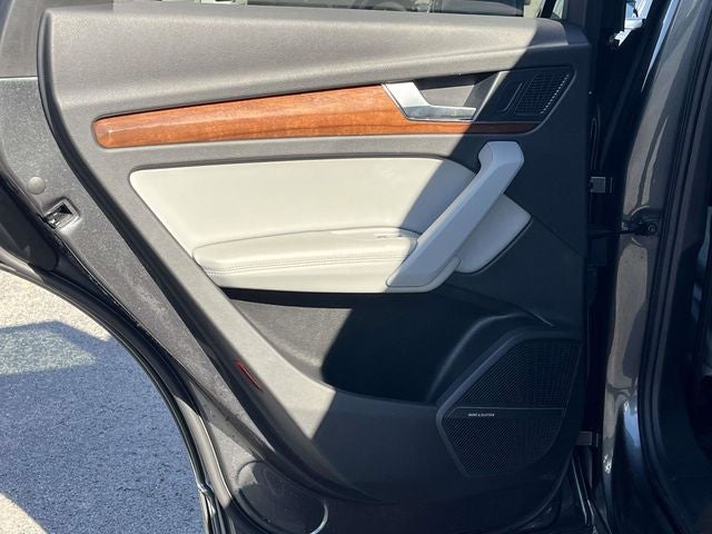 2022 Audi Q5 45 S line Premium quattro