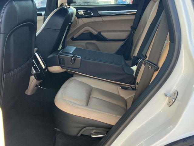 2016 Porsche Cayenne Base