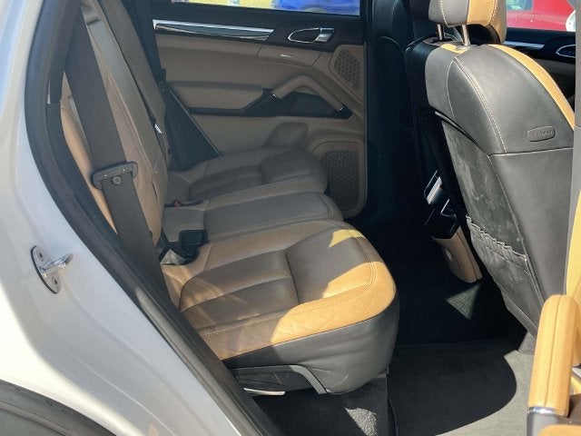 2016 Porsche Cayenne Base