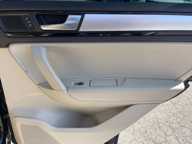 2012 Volkswagen Touareg VR6 FSI Sport