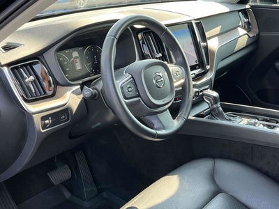 2021 Volvo XC60 T5 Momentum