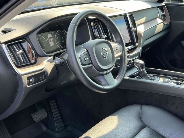 2021 Volvo XC60 T5 Momentum
