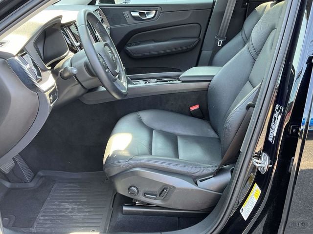 2021 Volvo XC60 T5 Momentum