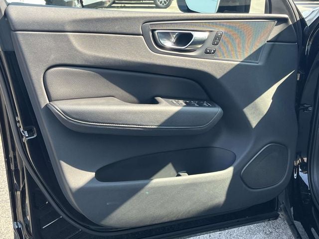 2021 Volvo XC60 T5 Momentum