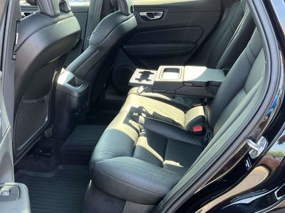 2021 Volvo XC60 T5 Momentum