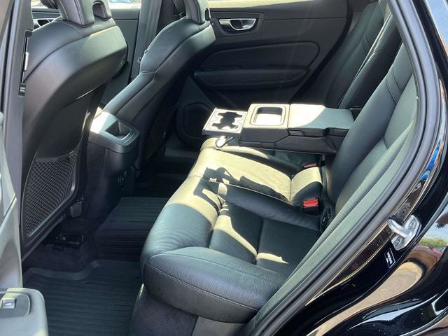 2021 Volvo XC60 T5 Momentum