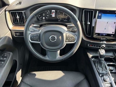 2021 Volvo XC60 T5 Momentum