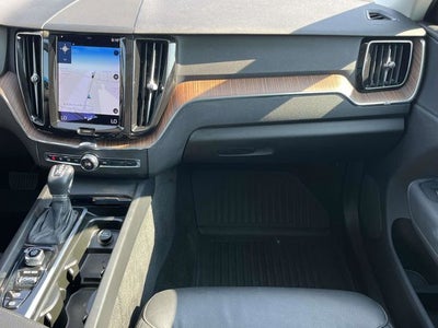2021 Volvo XC60 T5 Momentum
