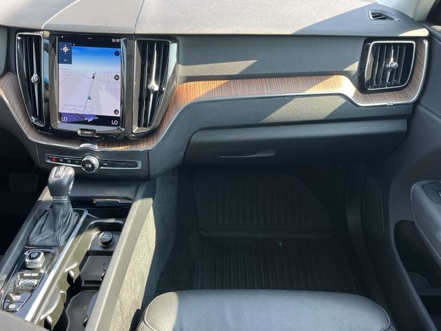 2021 Volvo XC60 T5 Momentum
