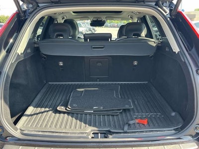 2021 Volvo XC60 T5 Momentum