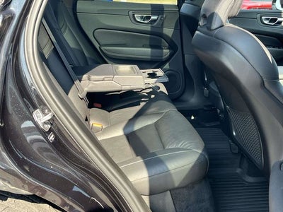 2021 Volvo XC60 T5 Momentum