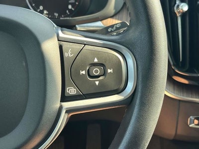 2021 Volvo XC60 T5 Momentum
