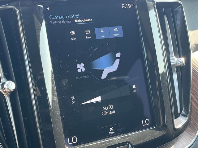 2021 Volvo XC60 T5 Momentum