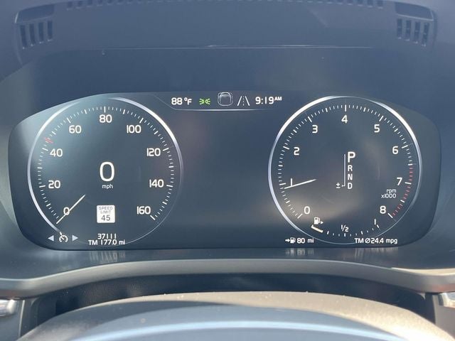 2021 Volvo XC60 T5 Momentum