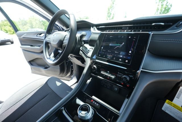 2026 Jeep Grand Cherokee GRAND CHEROKEE LAREDO 4X4