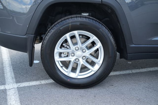 2026 Jeep Grand Cherokee GRAND CHEROKEE LAREDO 4X4