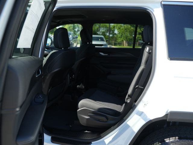 2026 Jeep Grand Cherokee GRAND CHEROKEE L LAREDO X 4X4