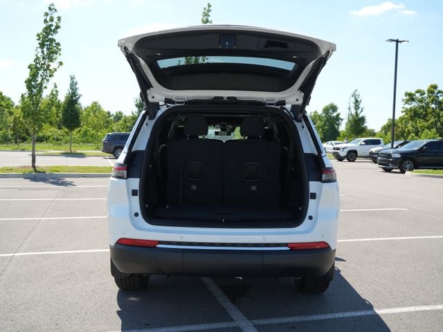 2026 Jeep Grand Cherokee GRAND CHEROKEE L LAREDO X 4X4